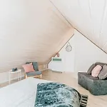 Domek letniskowy Cichy - Podgrzewany Basen, Jacuzzi, Plac Zabaw - - Spokój I Rodzinny Wypoczynek Karwia