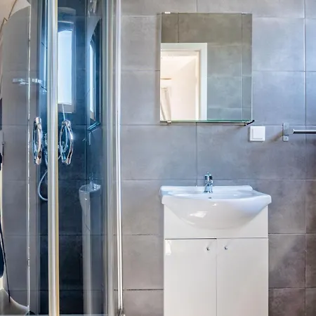 Cichy - Podgrzewany Basen, Sauna I Jacuzzi W Cenie Pobytu