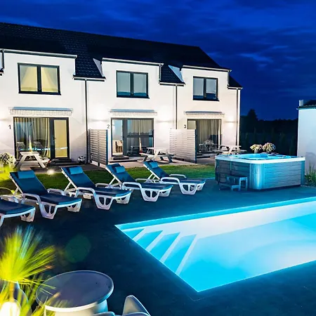 Cichy - Podgrzewany Basen, Sauna I Jacuzzi W Cenie Pobytu * Karwia