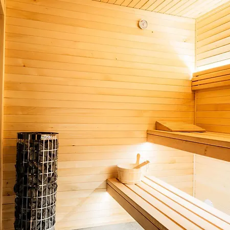 Cichy - Podgrzewany Basen, Jacuzzi, Plac Zabaw - - Spokój I Rodzinny Wypoczynek Domek letniskowy Karwia